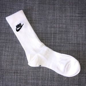 NWOT White & Black Nike Crew Socks (Mens Large)